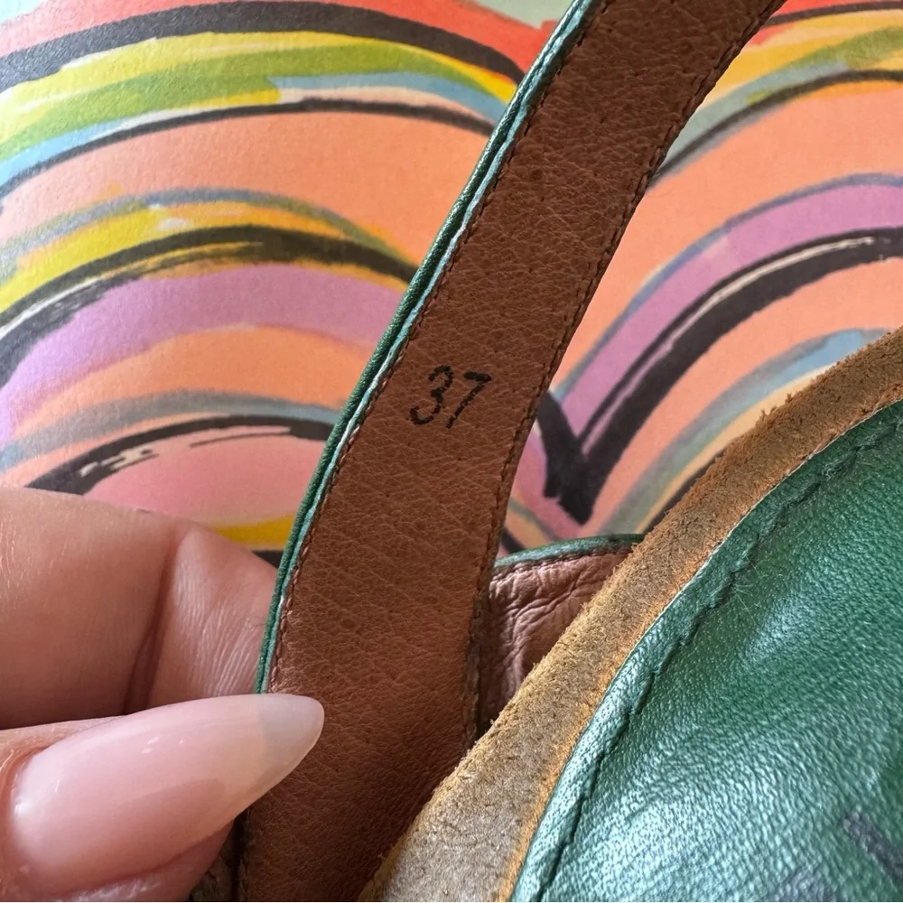 Biviel Green leather Platform heels
